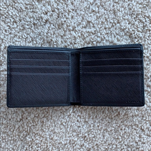 Coach Duffel Bag - Comes with matching wallet - Picture 8 of 8